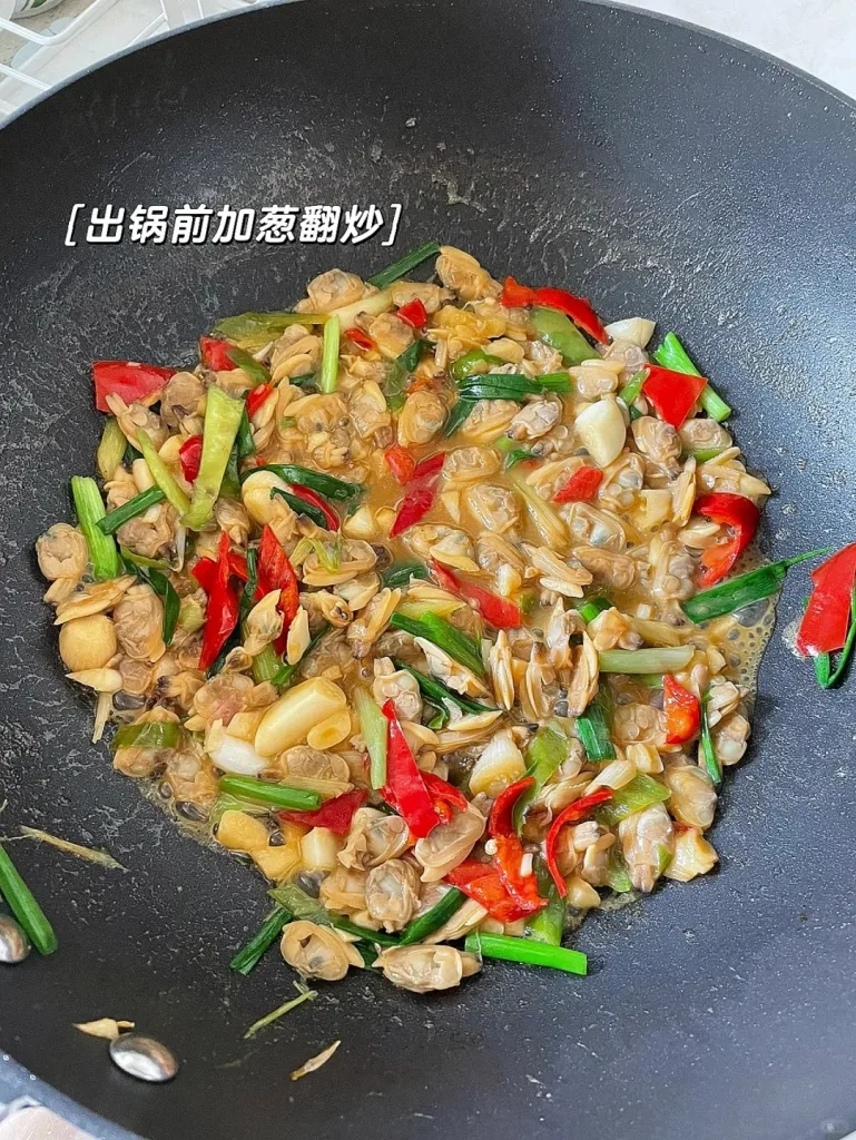 Stir-Fried Clam Meat with Scallions